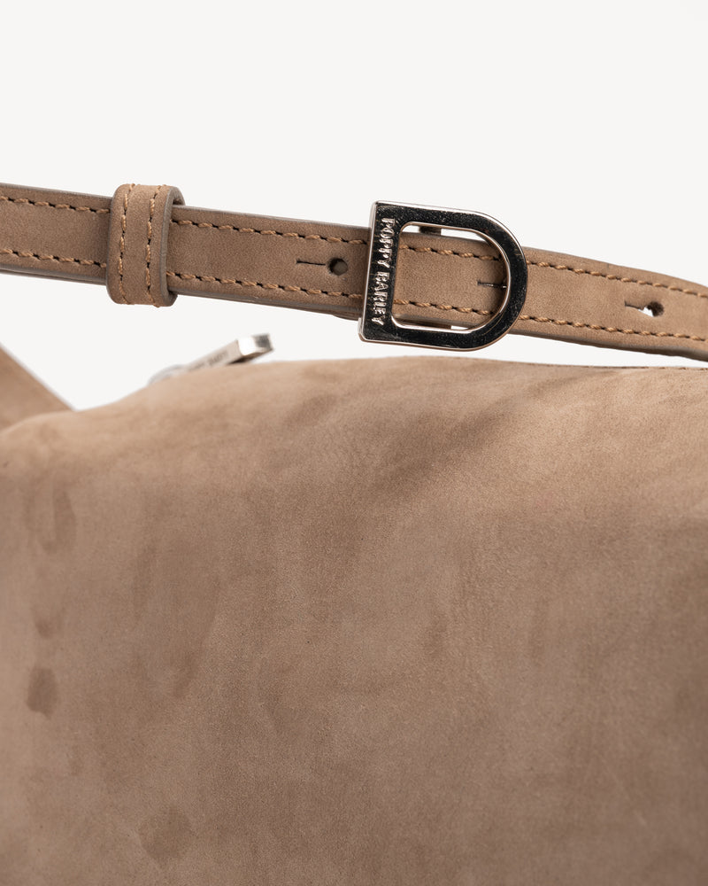 Close-up detail of The Annex Bag Clay in Neutral nubuck