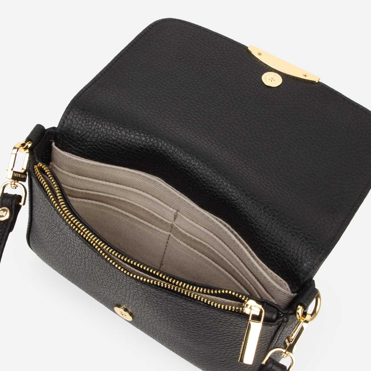 The Day To Night Bag Resort Red