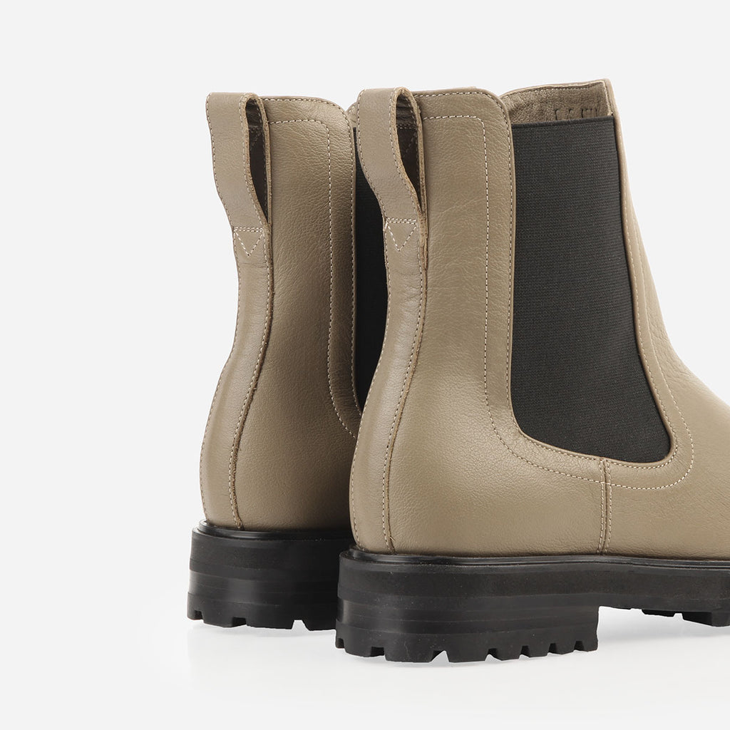 The Every Way Chelsea Boot Truffle