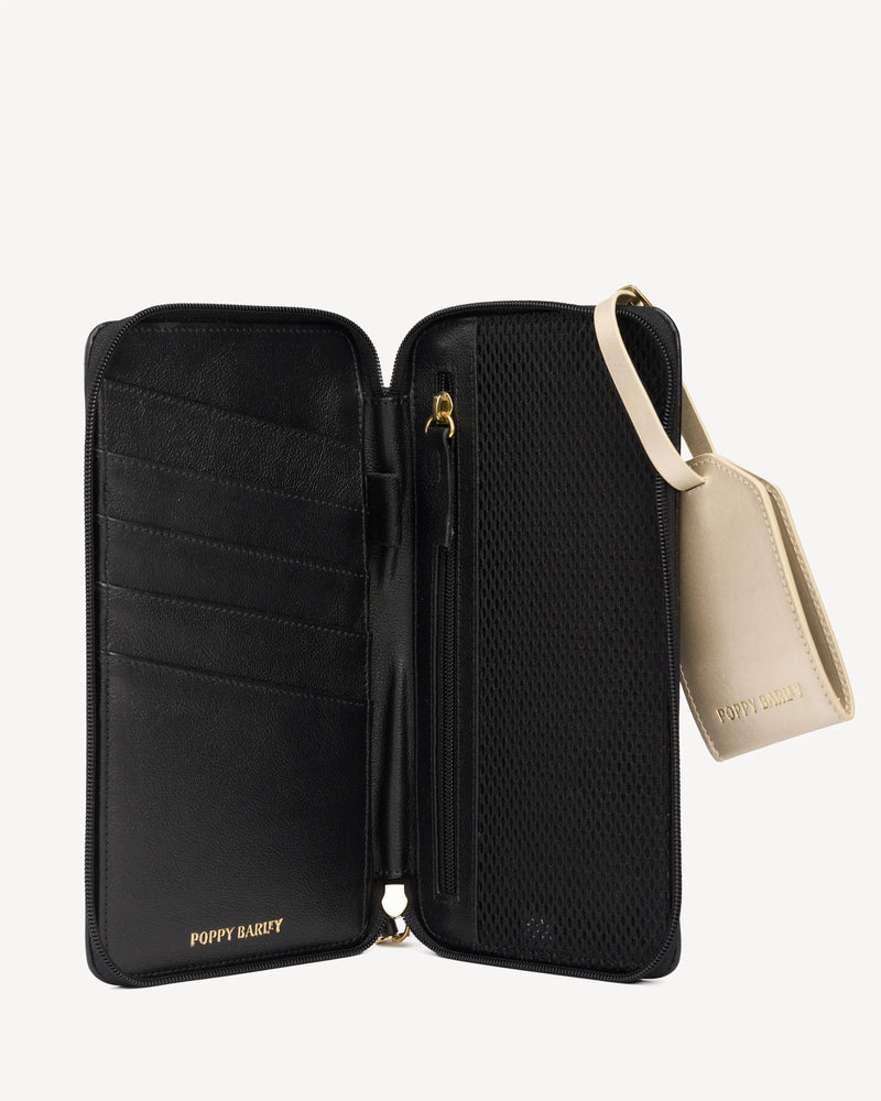 The Four Person Passport holder & Slim Luggage Tag Set Black