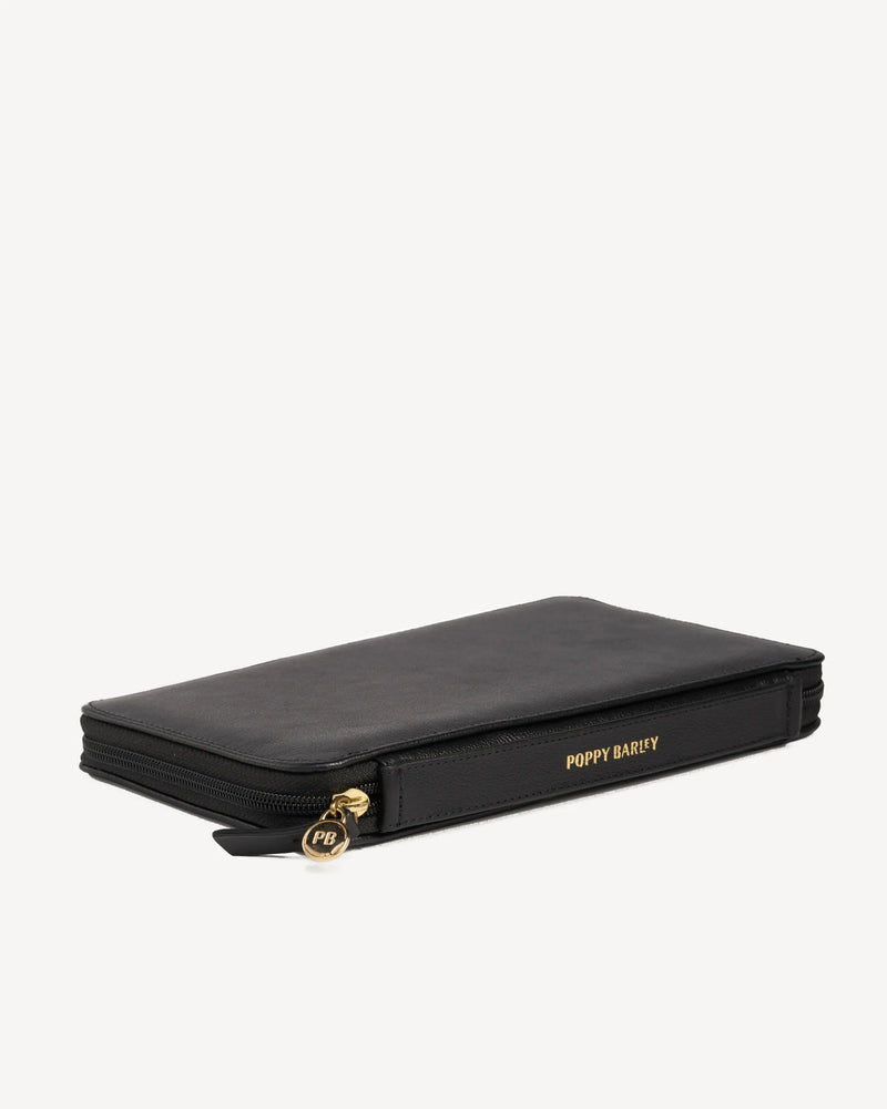 The Four Person Passport holder & Slim Luggage Tag Set Black