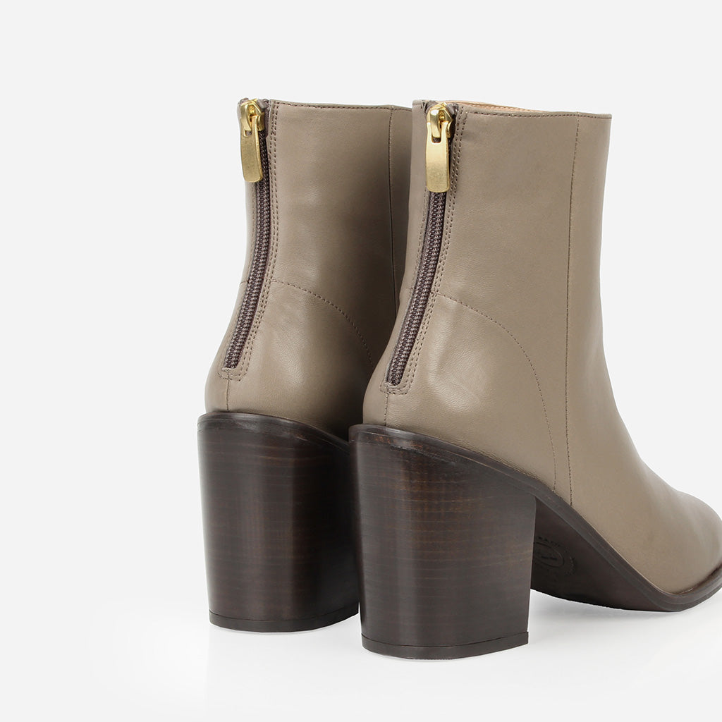 The High Street Ankle Boot Dove Grey