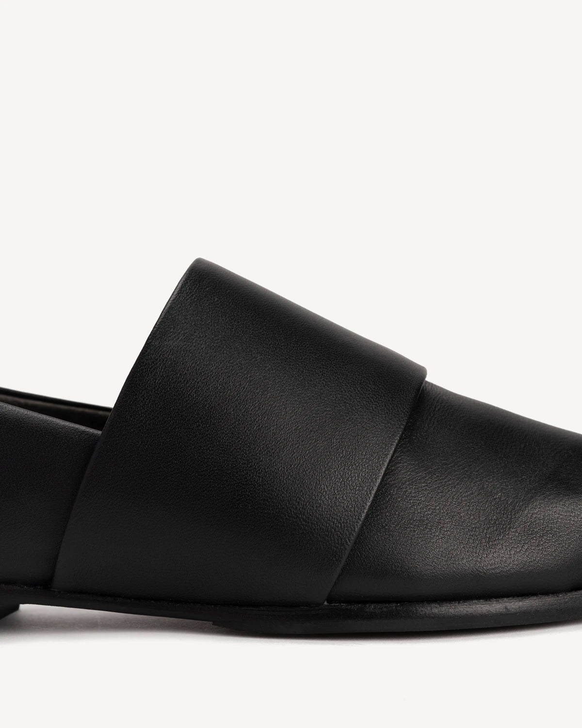 The Luxe Fit Flat Black