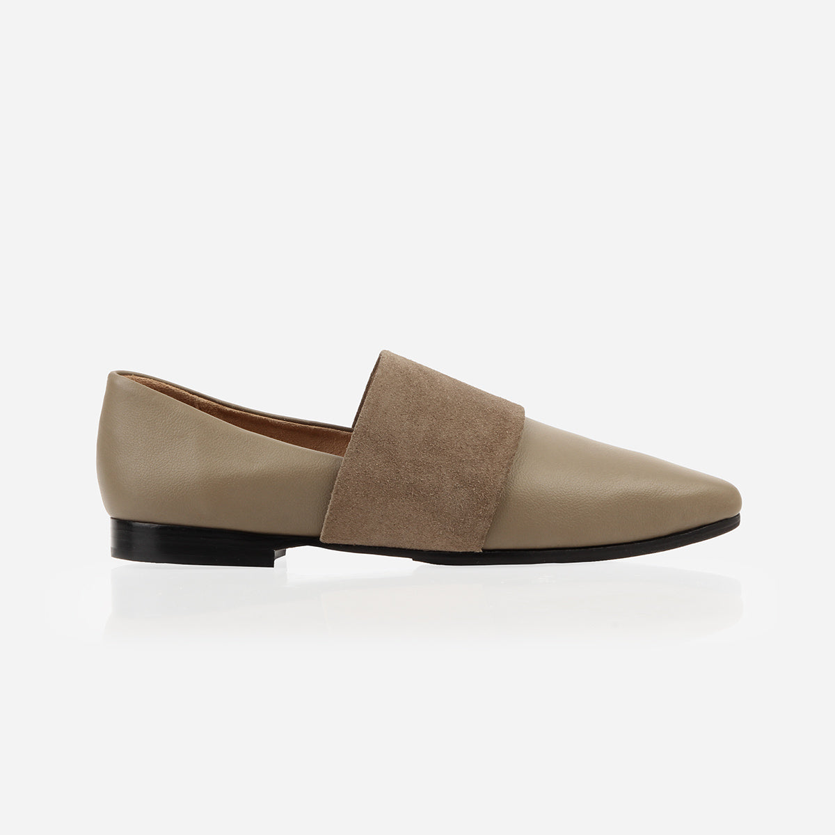 The Luxe Fit Flat Truffle