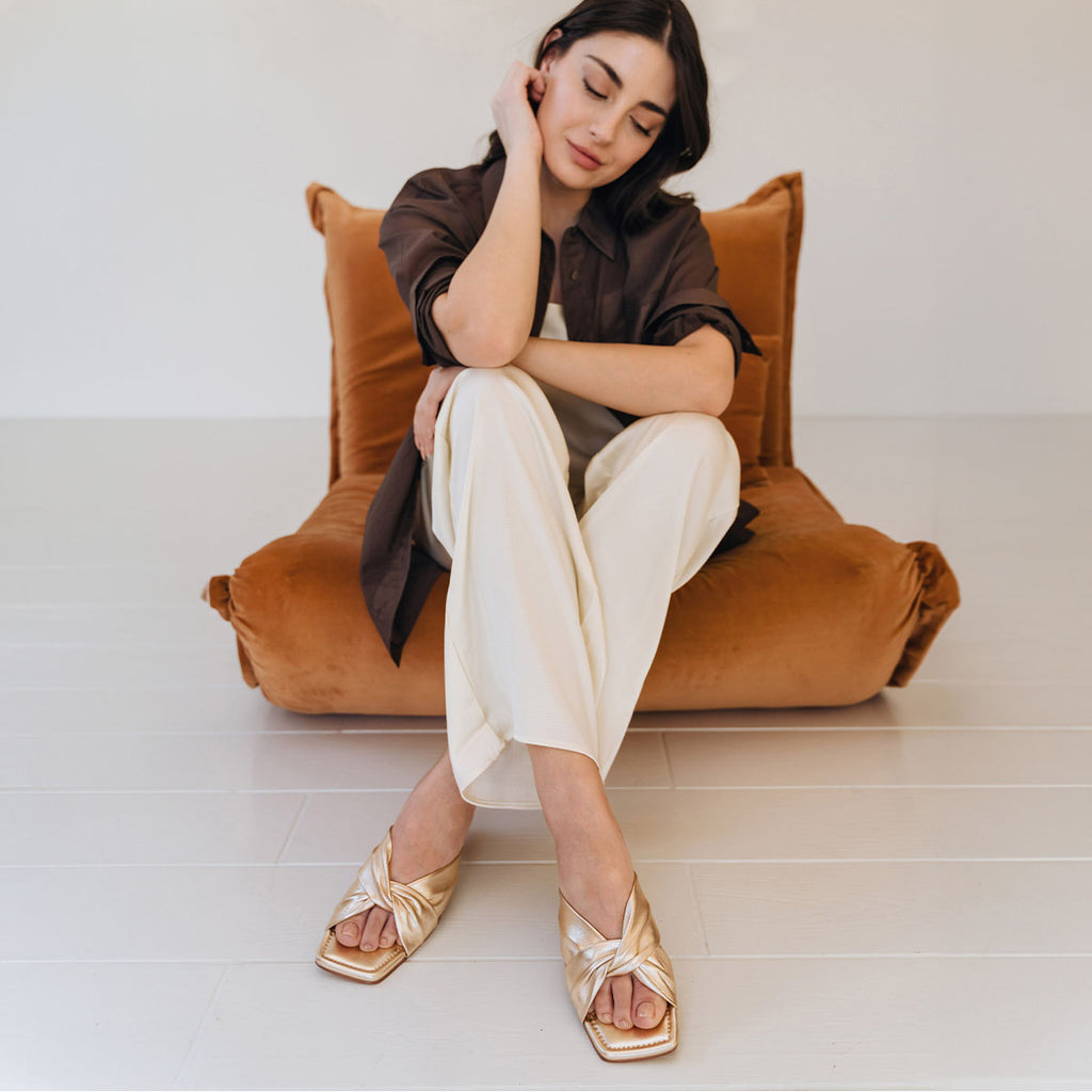 The Margot Slide Champagne