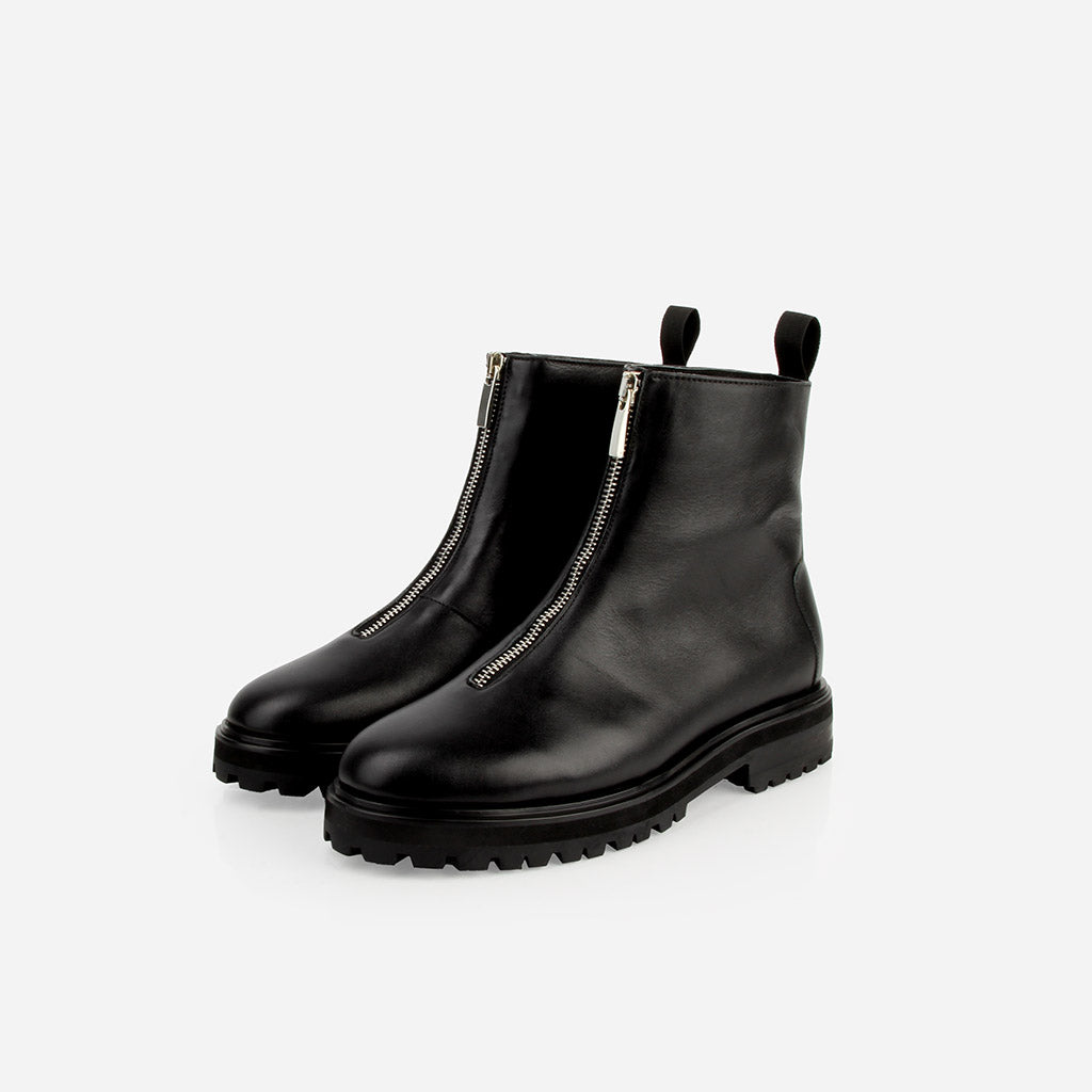 The Montreal Zip Boot Black WR