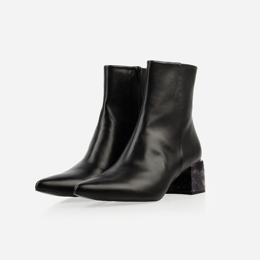 The On Point Boot Black Marble