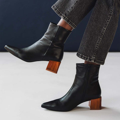 The On Point Boot Black