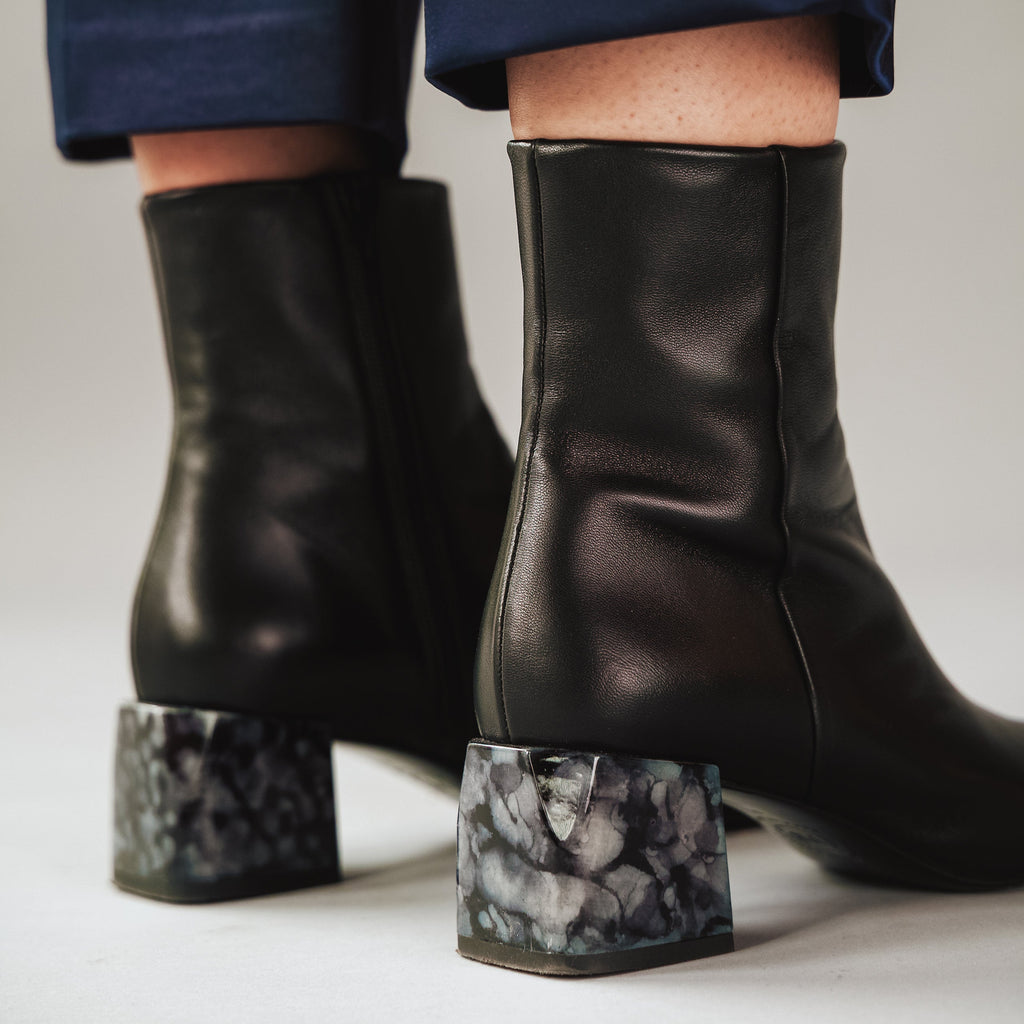 The On Point Boot Black Marble