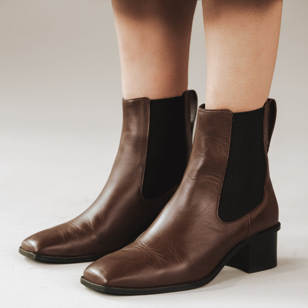 The Quinn Chelsea Boot Espresso