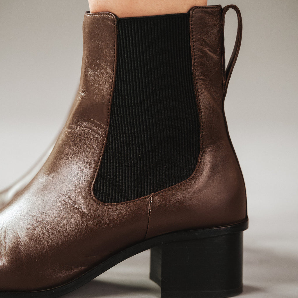 The Quinn Chelsea Boot Espresso
