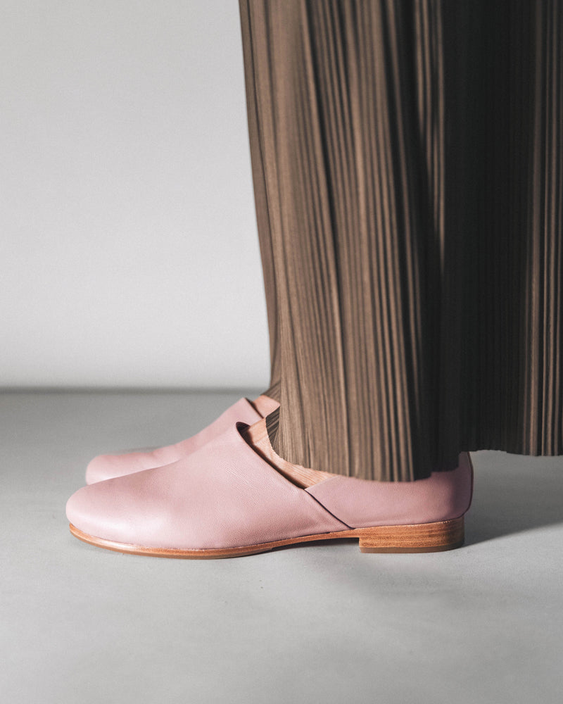The At-Leisure Slip-On 2.0 Dusty Mauve in Purple smooth leather. Sizes 5–12, wide available