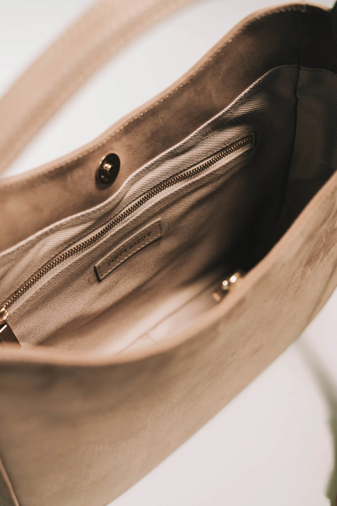 The Sixteenth Tote Clay