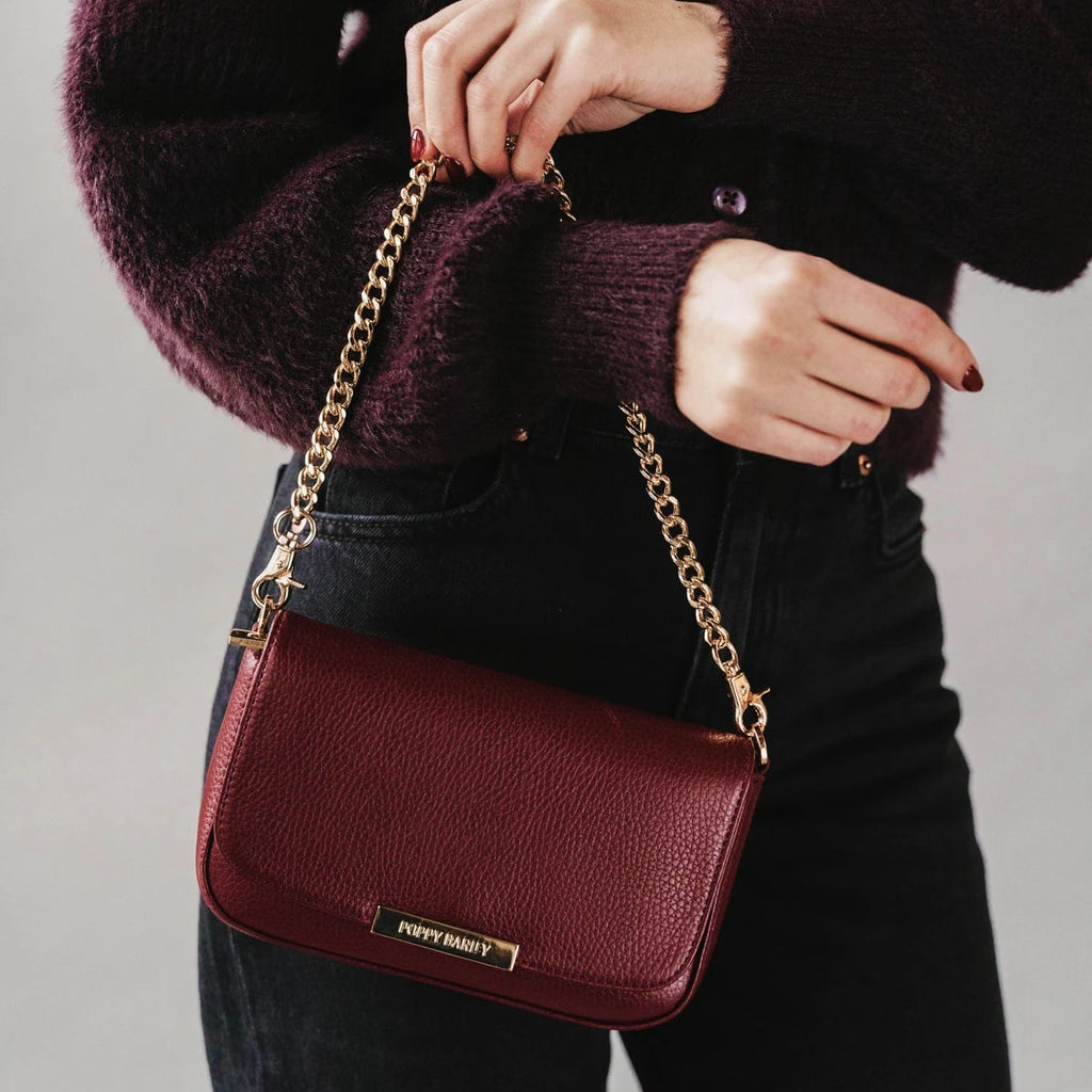 The Day To Night Bag Resort Red