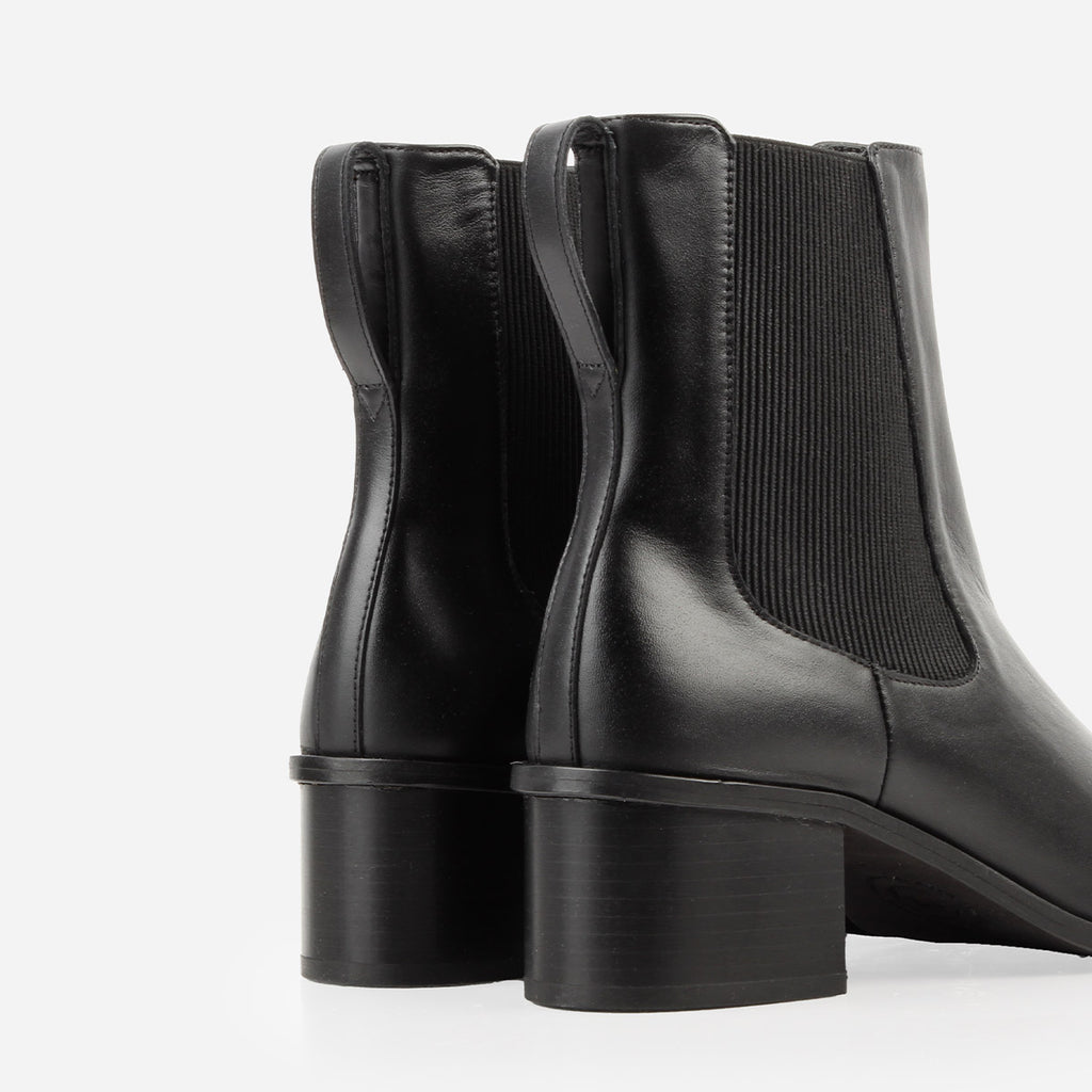 The Quinn Chelsea Boot Black