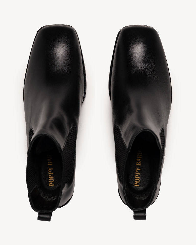 Top view of The Quinn Chelsea Boot Black in smooth leather. Sizes 5–12