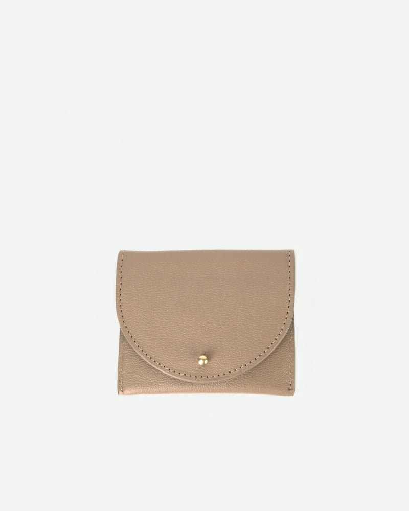 Front view of The Cardholder Biscotti Micro Pebble in Neutral, Brown leather