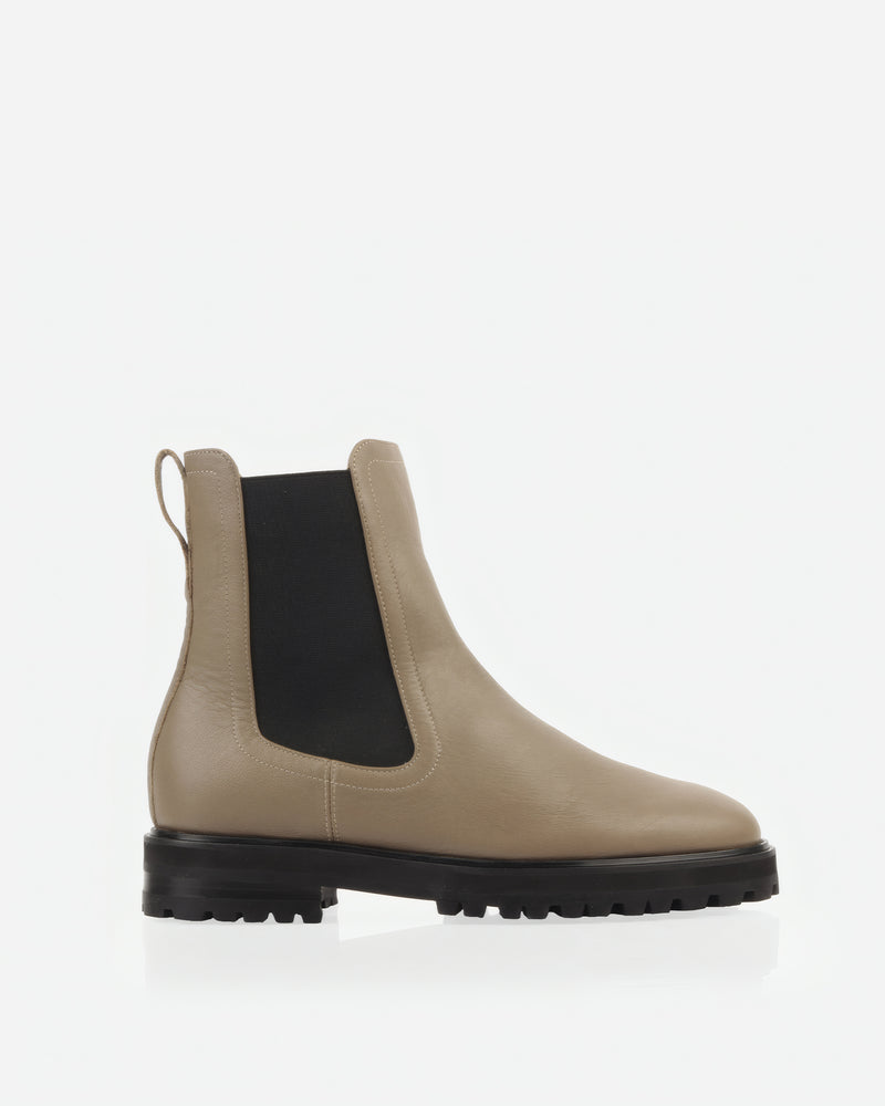 Side view of The Every Way Chelsea Boot Truffle in Brown, Neutral leather. Sizes 5–12