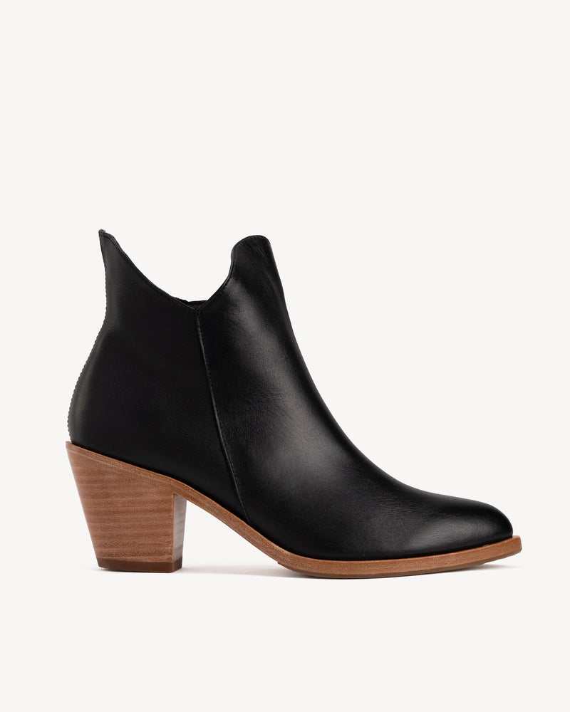 Ankle boot, V-shaped topline, block heel. The Two Point Five Ankle Boot Black Water Resistant. Sizes 5–12, wide available.