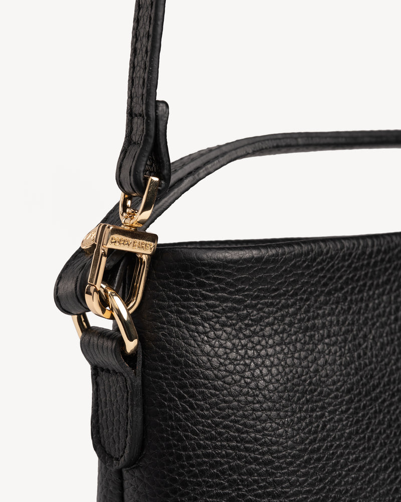 Close-up detail of The Via Monte Bag Black in leather