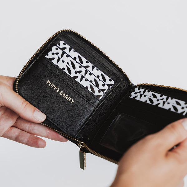 The Small Zip Around Wallet 2.0 Black – Poppy Barley