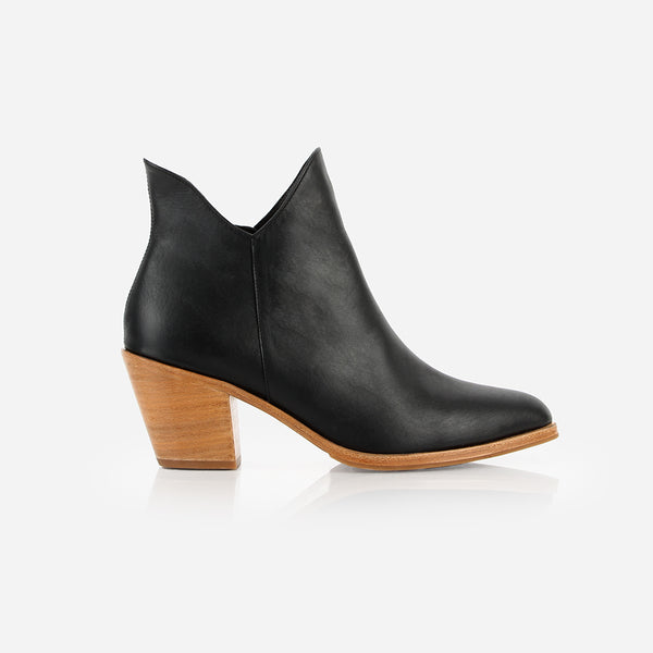 The Two Point Five Ankle Boot Black Water Resistant – Poppy Barley