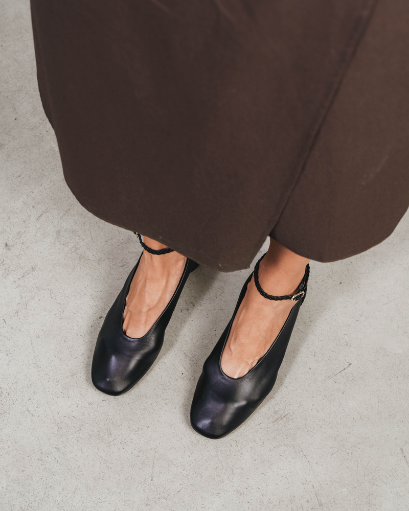 The Alma Anklet Pump Black