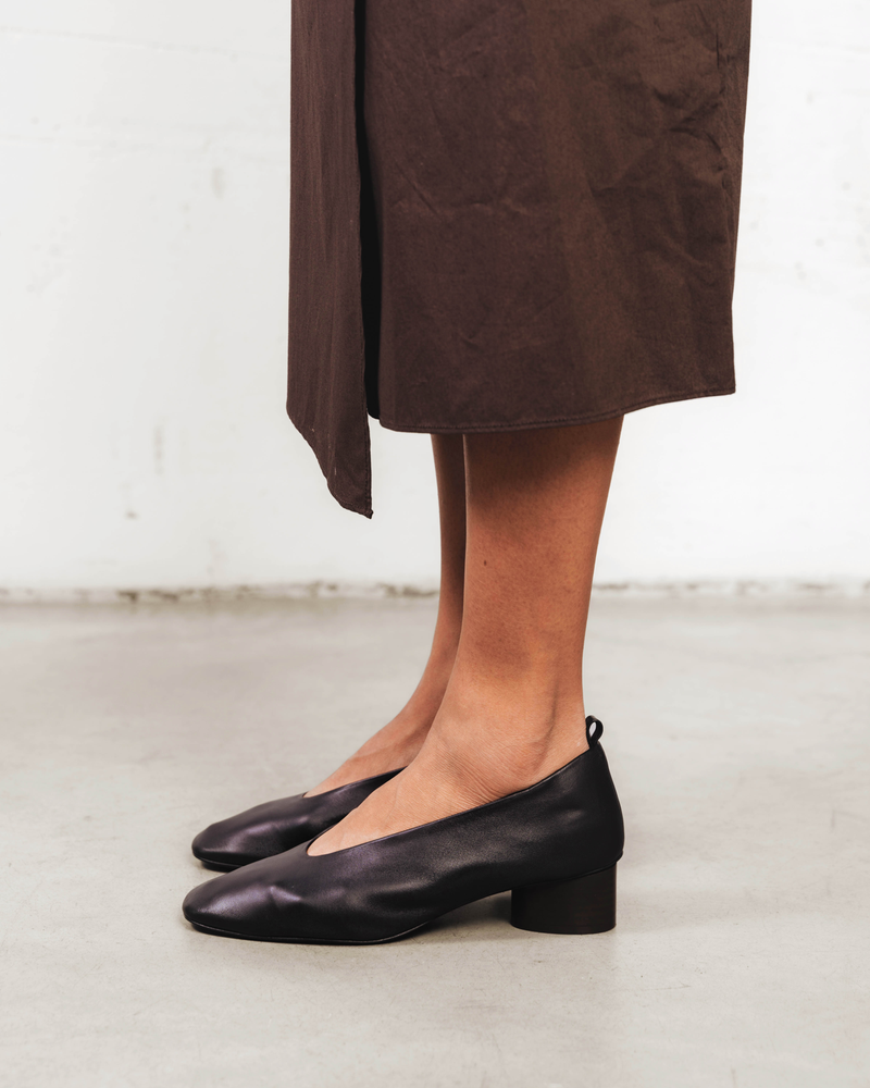 The Alma Anklet Pump Black