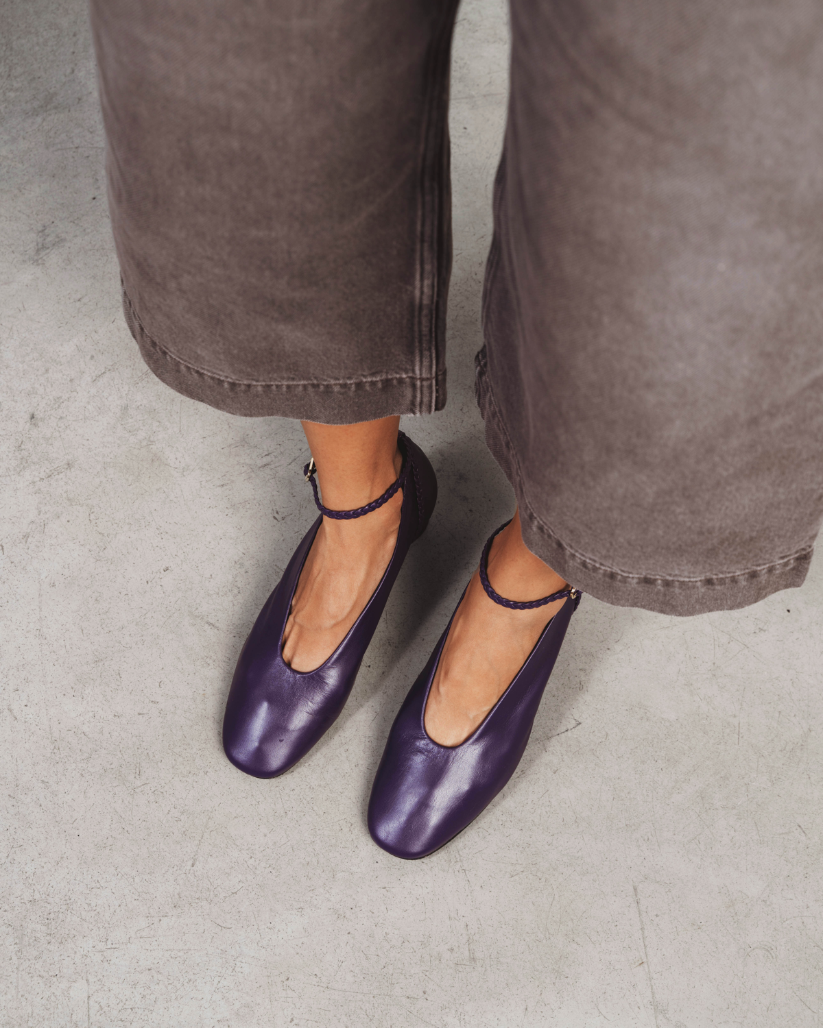 The Alma Anklet Pump Sapphire