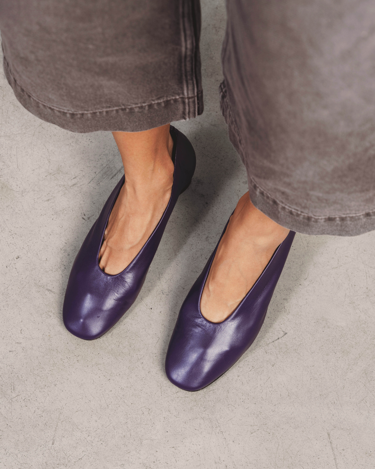 The Alma Anklet Pump Sapphire