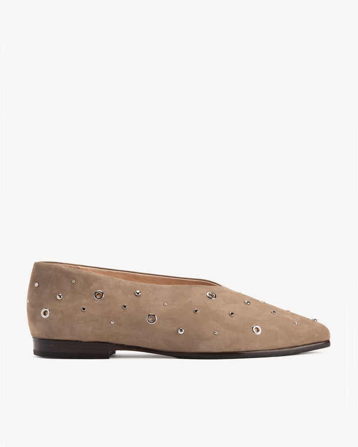 The Atelier Flat Clay Studded