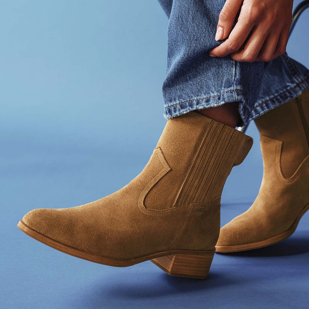 Sand suede boots Clearance