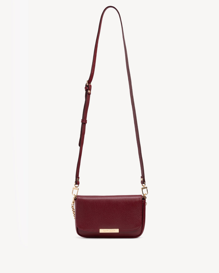 The Day To Night Bag Resort Red