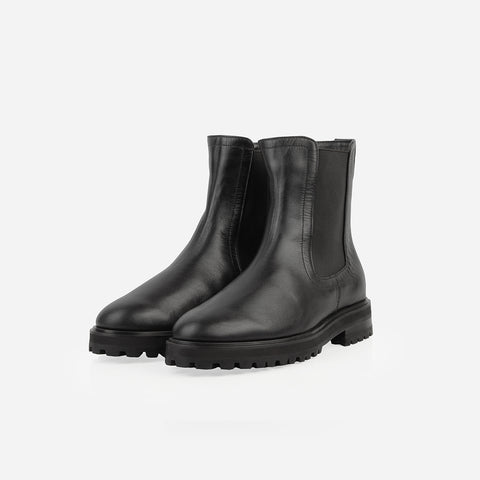 The Every Way Chelsea Boot Black Water Resistant