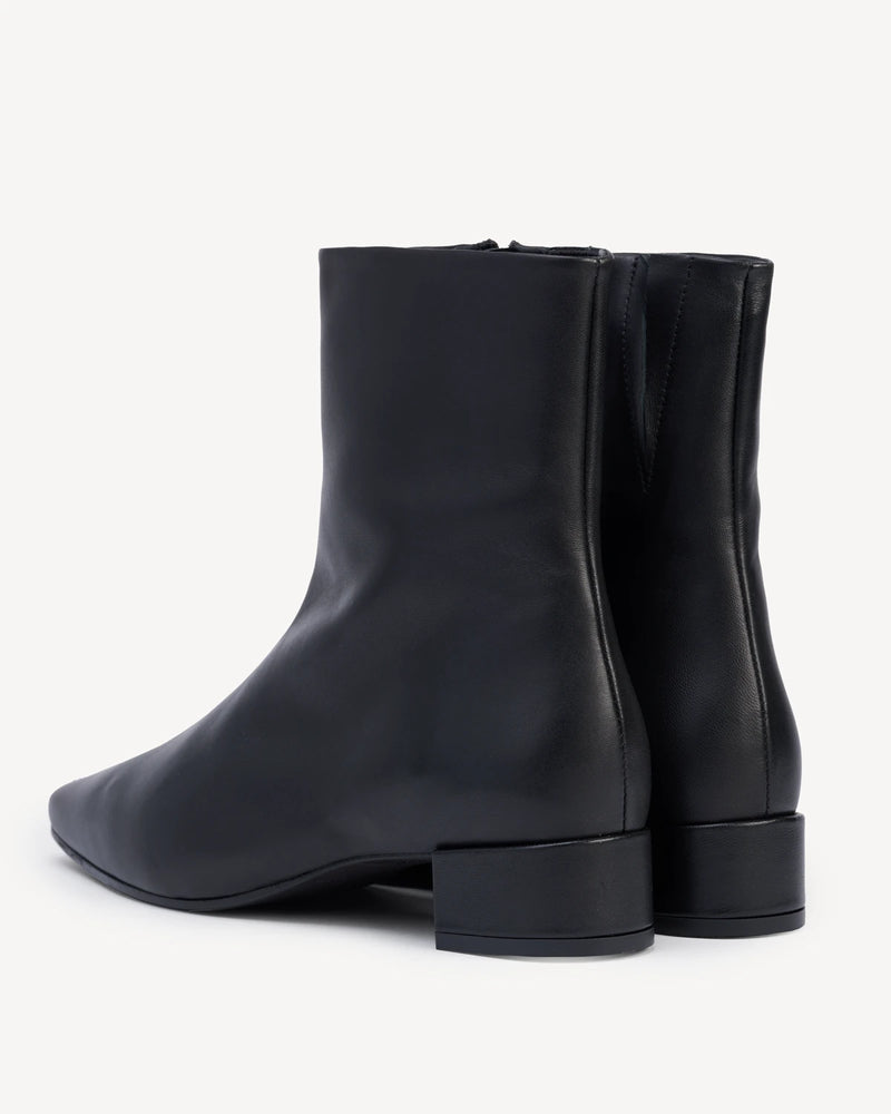 The Honoré Boot Black
