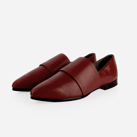 The Luxe Fit Flat Resort Red