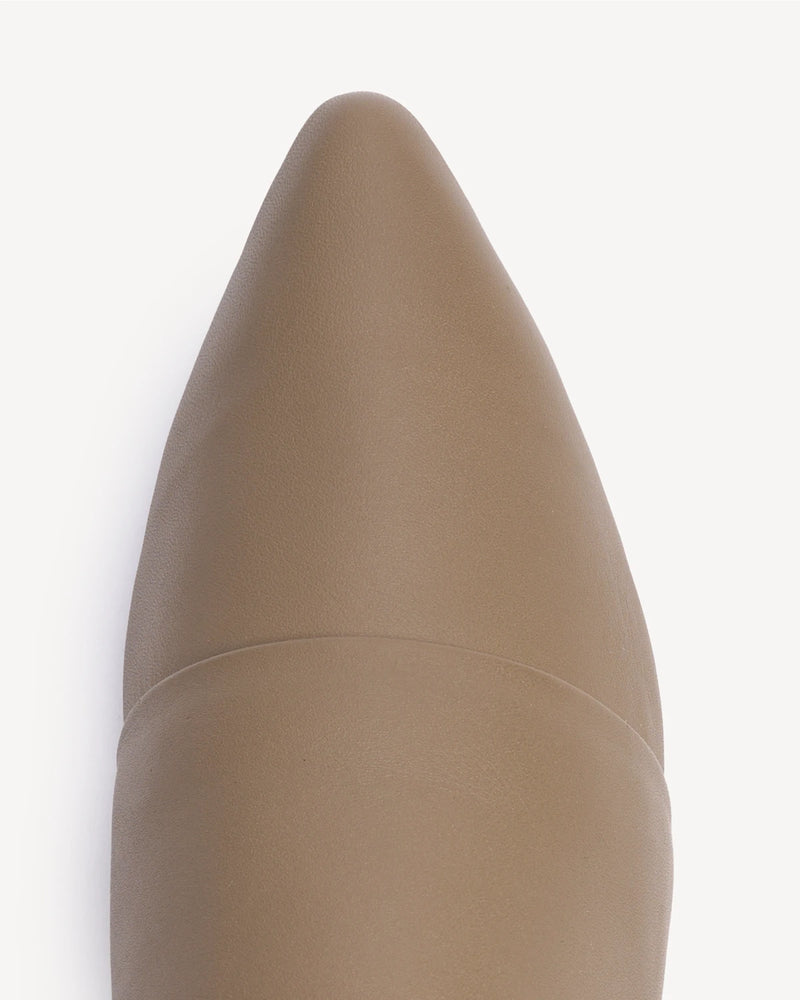 The Luxe Fit Flat Truffle