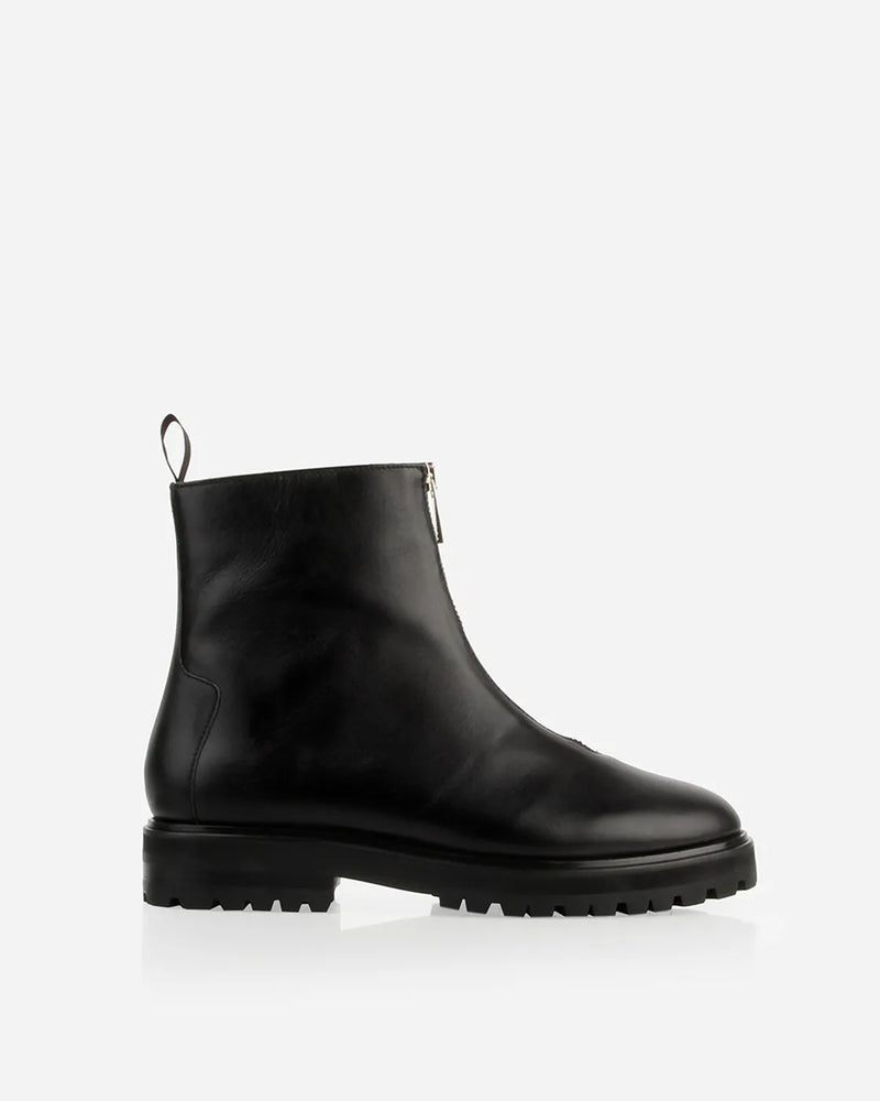 The Montreal Zip Boot Black WR