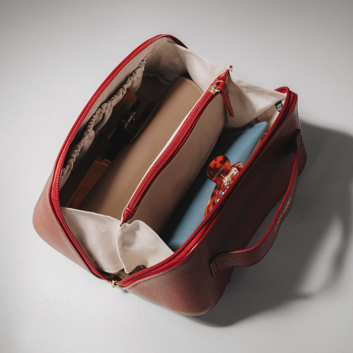 The Cosmetic Case Large Resort Red