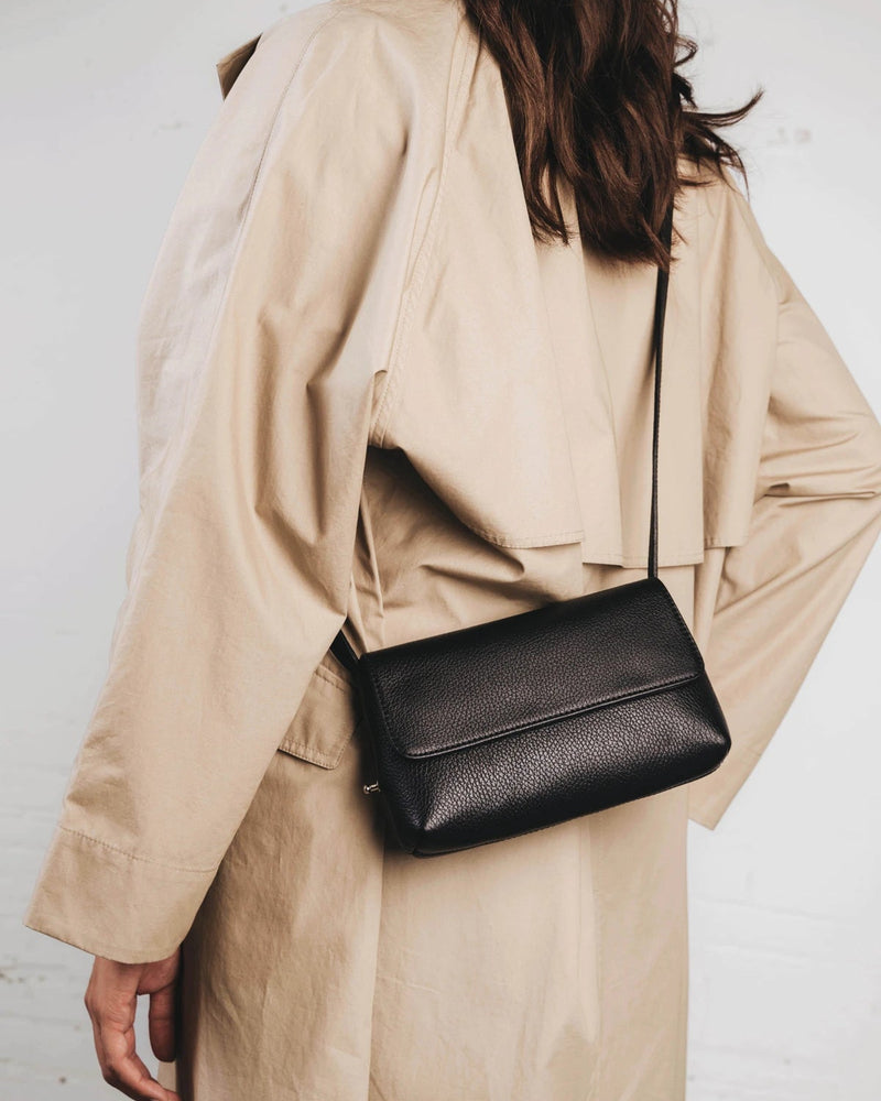 The Petite Plateau Bag Black
