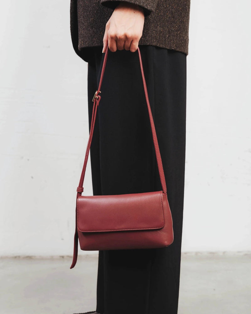 The Petite Plateau Bag Compote