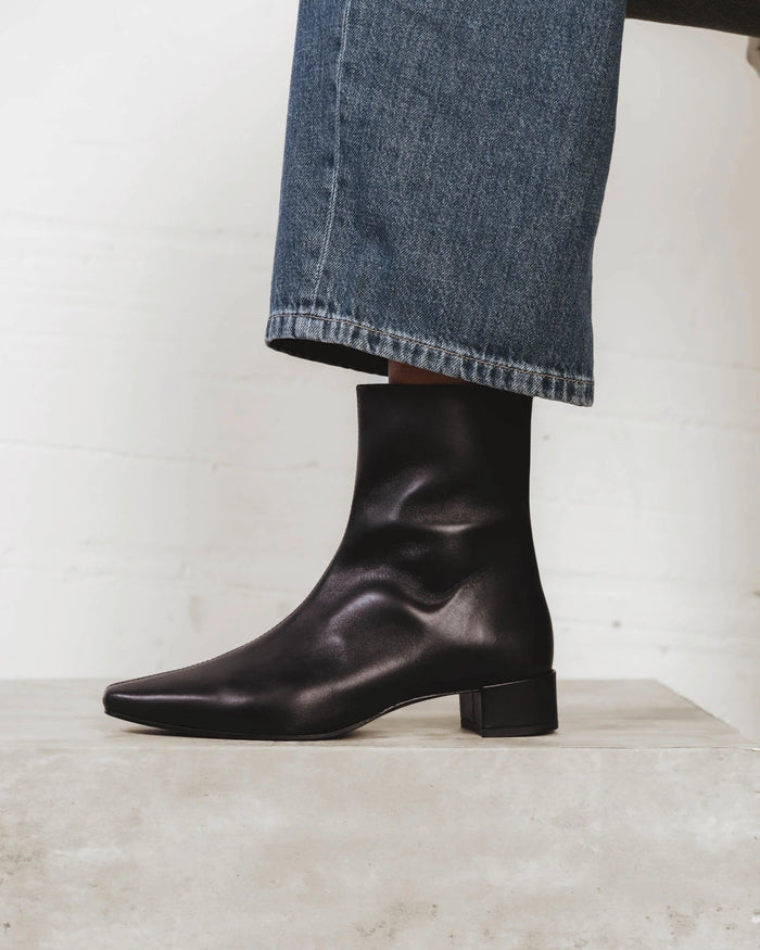 The Honoré Boot Black