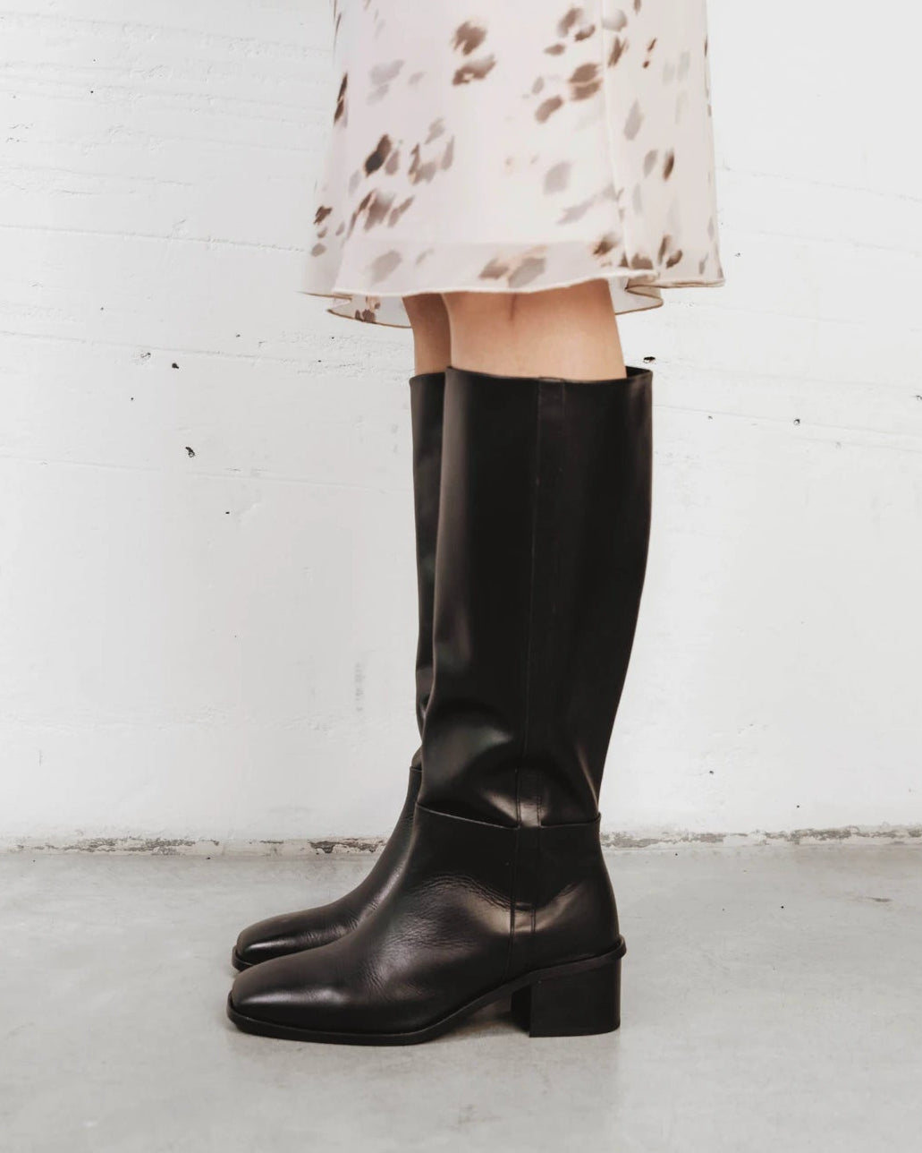 The Twiggy Tall Boot Black