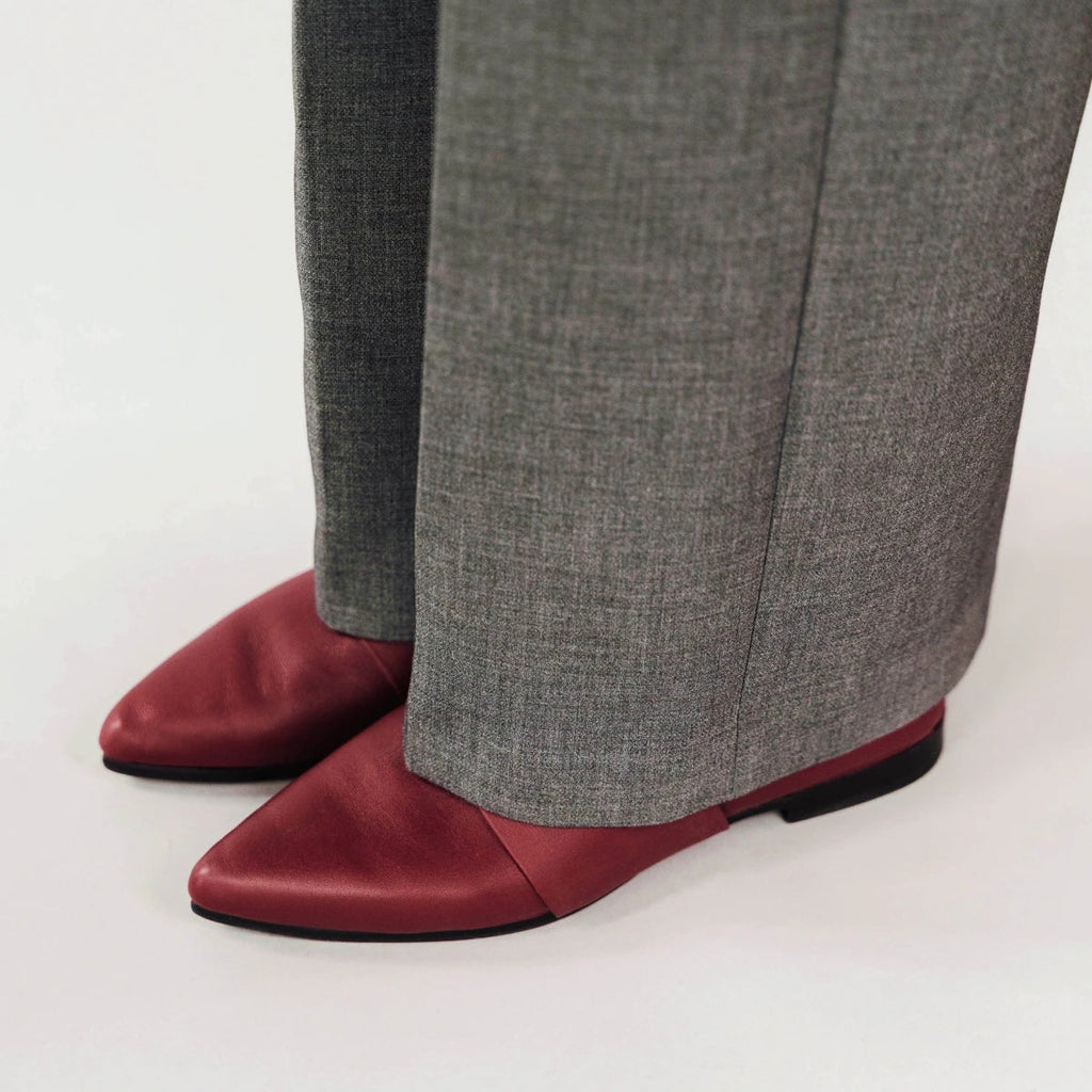 The Luxe Fit Flat Resort Red