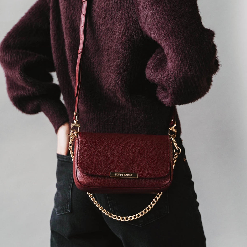 The Day To Night Bag Resort Red