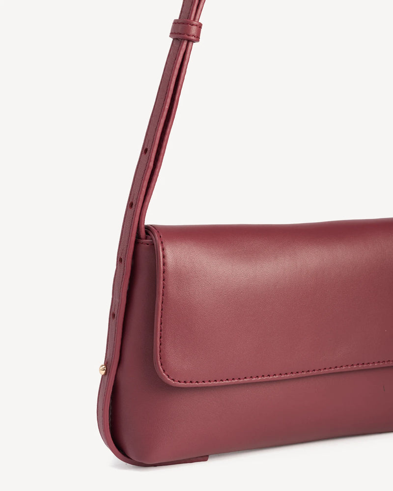 The Petite Plateau Bag Compote