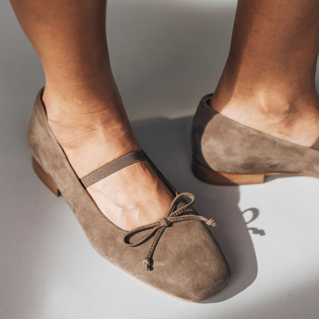 The Tendu Ballet Flat Ash Brown Suede