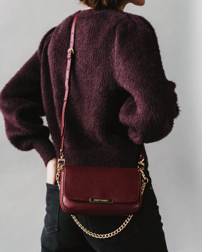 The Day To Night Bag Resort Red