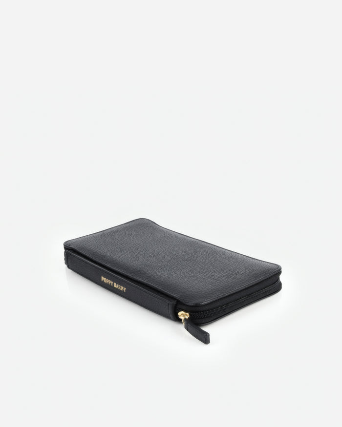 The Four Person Passport holder & Slim Luggage Tag Set Black