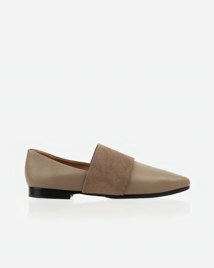The Luxe Fit Flat Truffle